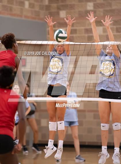 Thumbnail 1 in Tivy vs Taft (Scrimmage) photogallery.