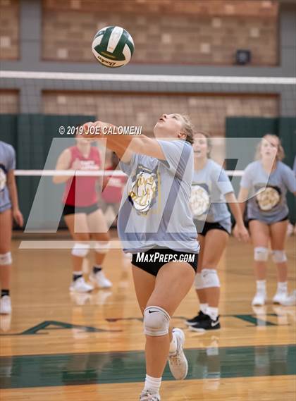Thumbnail 2 in Tivy vs Taft (Scrimmage) photogallery.