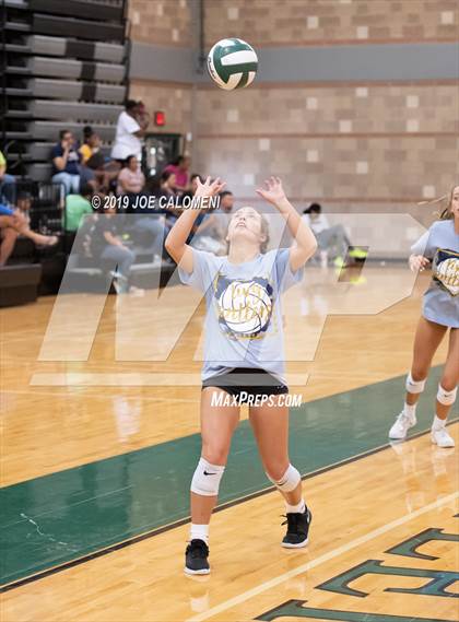 Thumbnail 3 in Tivy vs Taft (Scrimmage) photogallery.