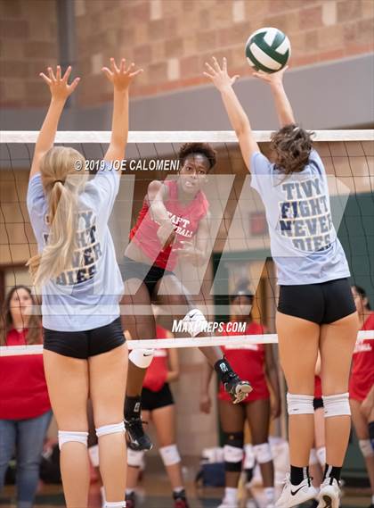 Thumbnail 2 in Tivy vs Taft (Scrimmage) photogallery.