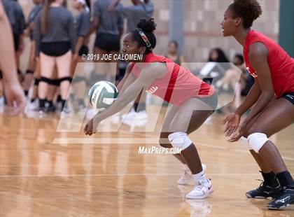 Thumbnail 1 in Tivy vs Taft (Scrimmage) photogallery.
