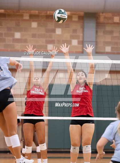 Thumbnail 3 in Tivy vs Taft (Scrimmage) photogallery.