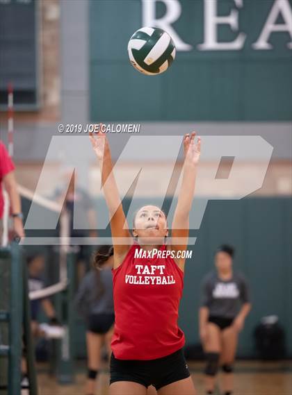 Thumbnail 1 in Tivy vs Taft (Scrimmage) photogallery.