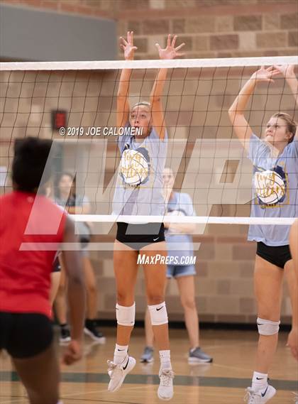 Thumbnail 2 in Tivy vs Taft (Scrimmage) photogallery.