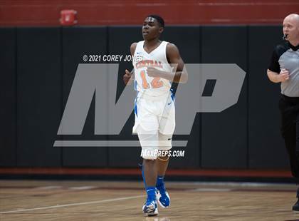 Thumbnail 1 in Spalding vs Central (Screamin' Demon Invitational) photogallery.