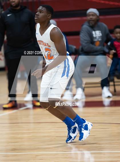Thumbnail 2 in Spalding vs Central (Screamin' Demon Invitational) photogallery.