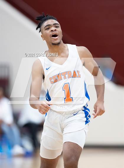 Thumbnail 1 in Spalding vs Central (Screamin' Demon Invitational) photogallery.