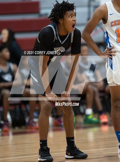 Thumbnail 2 in Spalding vs Central (Screamin' Demon Invitational) photogallery.