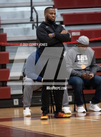 Thumbnail 2 in Spalding vs Central (Screamin' Demon Invitational) photogallery.