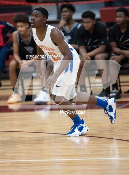 Thumbnail 1 in Spalding vs Central (Screamin' Demon Invitational) photogallery.