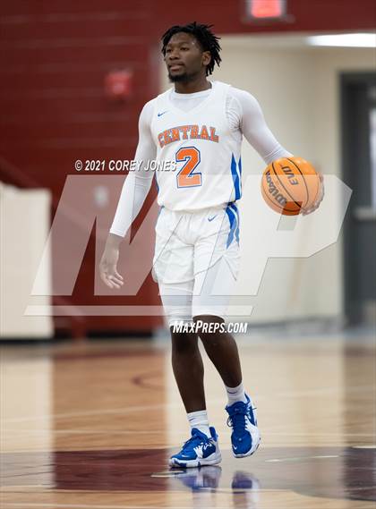 Thumbnail 1 in Spalding vs Central (Screamin' Demon Invitational) photogallery.