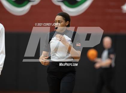 Thumbnail 1 in Spalding vs Central (Screamin' Demon Invitational) photogallery.