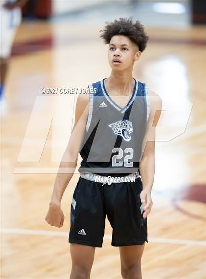 Thumbnail 2 in Spalding vs Central (Screamin' Demon Invitational) photogallery.