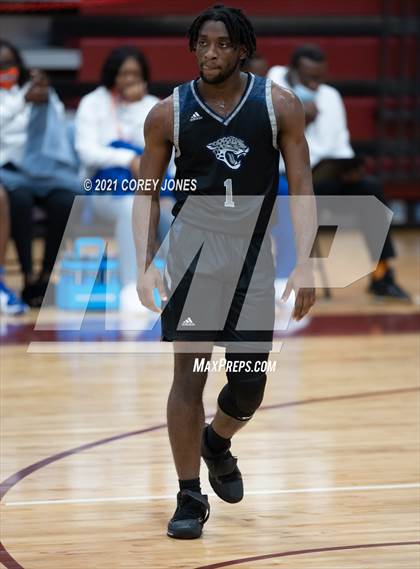 Thumbnail 2 in Spalding vs Central (Screamin' Demon Invitational) photogallery.