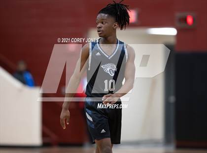 Thumbnail 1 in Spalding vs Central (Screamin' Demon Invitational) photogallery.
