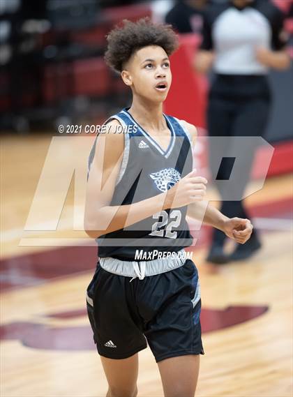 Thumbnail 2 in Spalding vs Central (Screamin' Demon Invitational) photogallery.