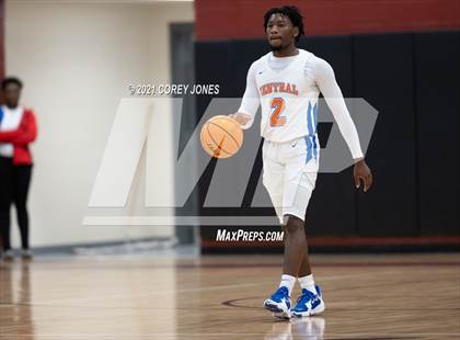 Thumbnail 2 in Spalding vs Central (Screamin' Demon Invitational) photogallery.