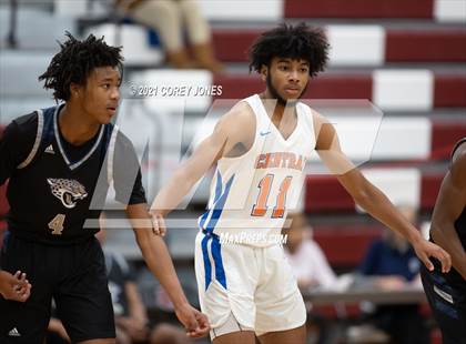 Thumbnail 3 in Spalding vs Central (Screamin' Demon Invitational) photogallery.