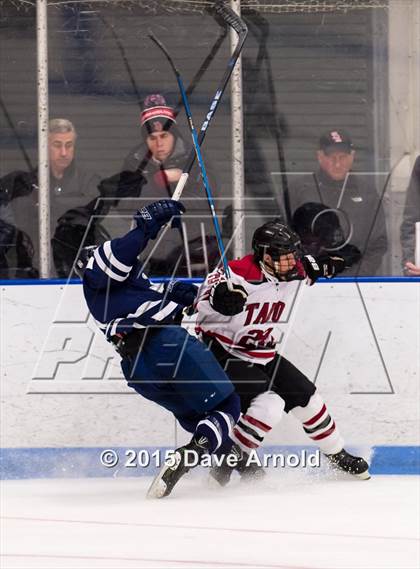 Thumbnail 3 in Tabor Academy vs Nobles & Greenough photogallery.