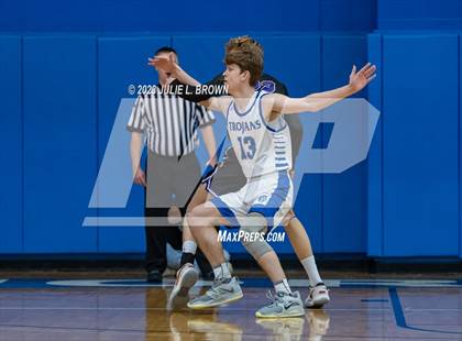 Thumbnail 2 in Guerin Catholic vs. Indianapolis Bishop Chatard (IHSAA 3A Sectional 27 final) photogallery.