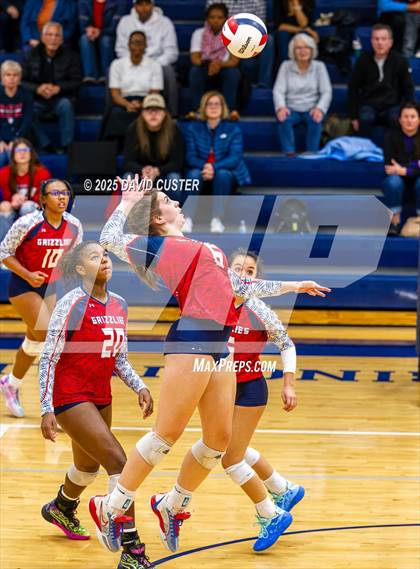 Thumbnail 2 in Grassfield @ West Springfield (VHSL, Class 6, State Semi-Final) photogallery.