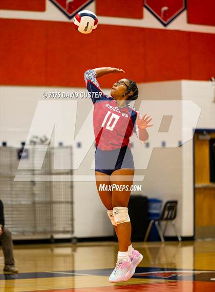 Thumbnail 3 in Grassfield @ West Springfield (VHSL, Class 6, State Semi-Final) photogallery.