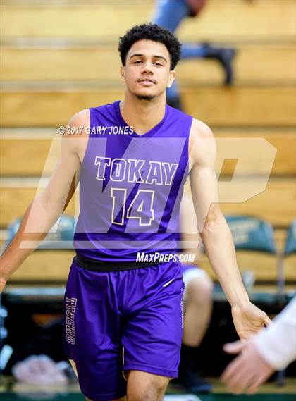 Thumbnail 1 in Tokay vs Monterey Trail (NIKE Elk Grove vs. Stockton Challenge) photogallery.