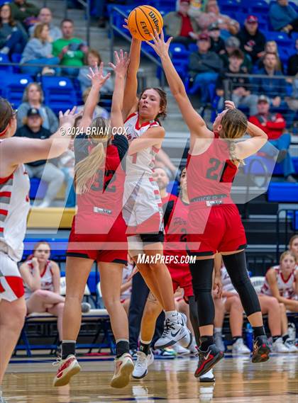 Thumbnail 1 in Highland vs Branson (Lendel Thomas Classic) photogallery.