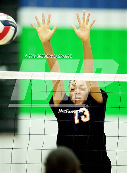 Thumbnail 3 in Sachse vs Lamar photogallery.