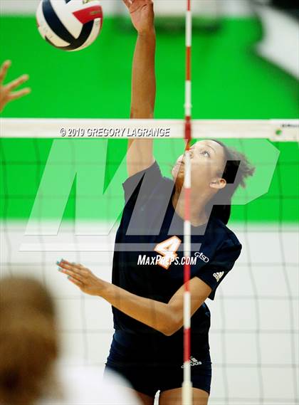 Thumbnail 1 in Sachse vs Lamar photogallery.