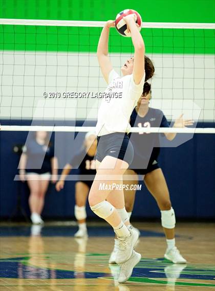 Thumbnail 1 in Sachse vs Lamar photogallery.