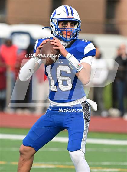 Thumbnail 2 in Conard @ Hall photogallery.