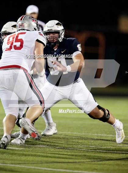 Thumbnail 2 in Marcus vs Keller photogallery.