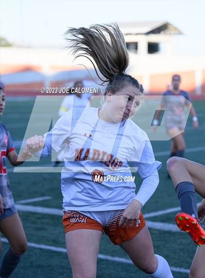 Thumbnail 1 in Lee vs Madison photogallery.