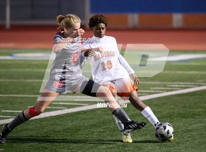 Thumbnail 3 in Lee vs Madison photogallery.