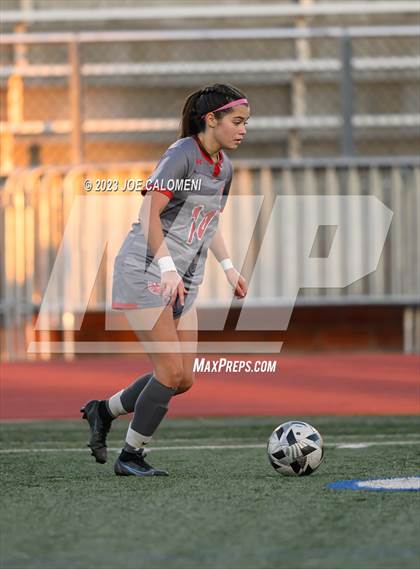 Thumbnail 2 in Lee vs Madison photogallery.