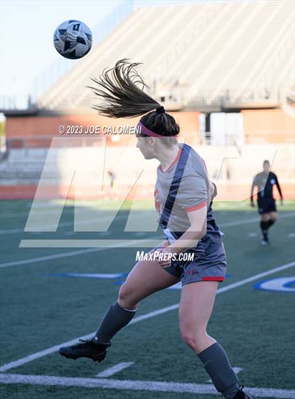 Thumbnail 1 in Lee vs Madison photogallery.