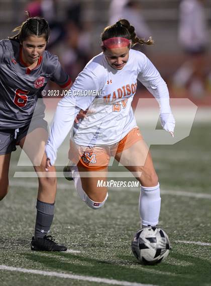 Thumbnail 1 in Lee vs Madison photogallery.