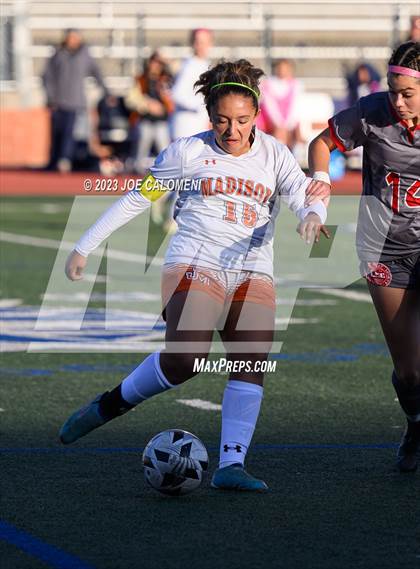 Thumbnail 1 in Lee vs Madison photogallery.