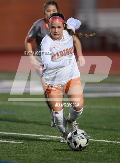 Thumbnail 2 in Lee vs Madison photogallery.