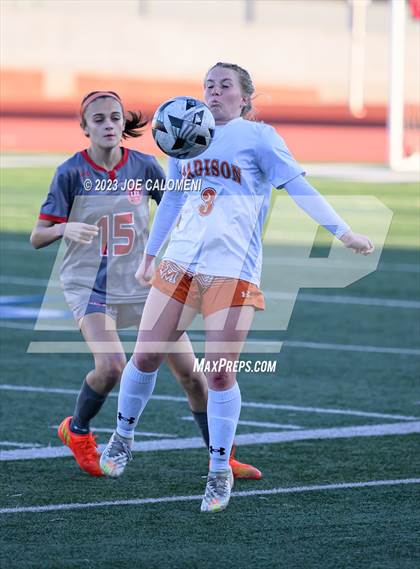 Thumbnail 2 in Lee vs Madison photogallery.