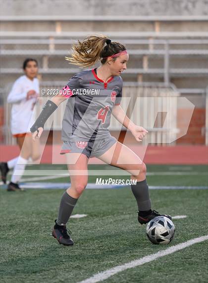 Thumbnail 1 in Lee vs Madison photogallery.