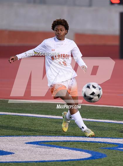 Thumbnail 2 in Lee vs Madison photogallery.