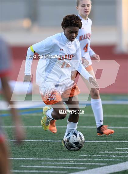 Thumbnail 3 in Lee vs Madison photogallery.