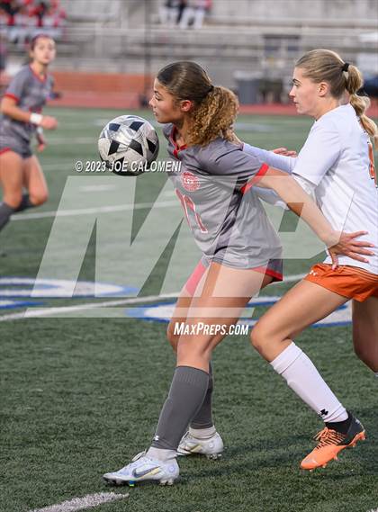 Thumbnail 2 in Lee vs Madison photogallery.