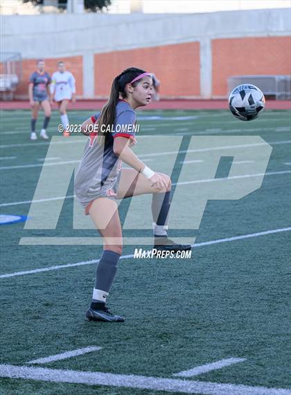 Thumbnail 2 in Lee vs Madison photogallery.