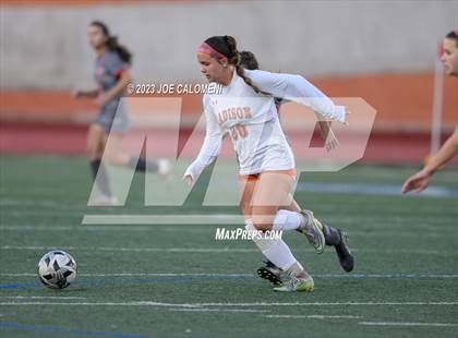 Thumbnail 2 in Lee vs Madison photogallery.