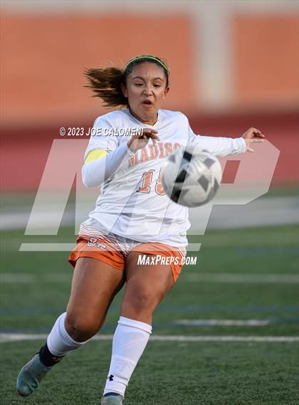 Thumbnail 3 in Lee vs Madison photogallery.