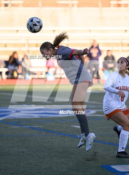 Thumbnail 3 in Lee vs Madison photogallery.