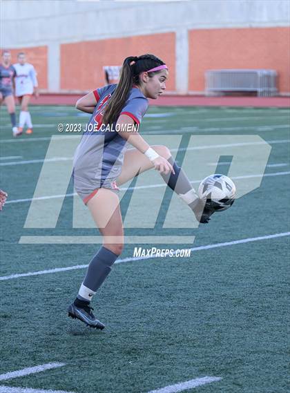Thumbnail 3 in Lee vs Madison photogallery.